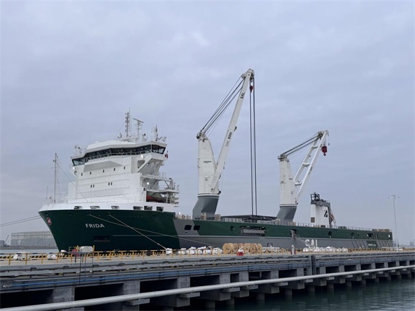 交船!一周內兩艘高端船完工交付...